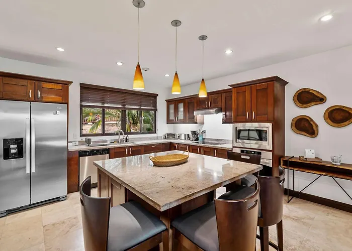 Hillside, Terrace, Pool, Concierge & Access *