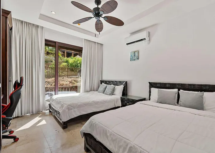 Hillside, Terrace, Pool, Concierge & Access Playa Ocotal